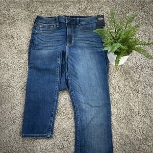 NWT Hollister High Rise Super Skinny (3R)